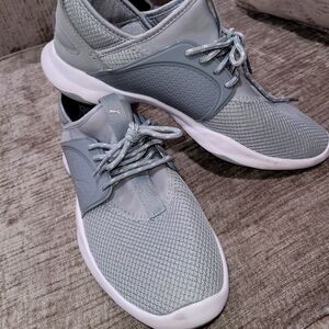 Women Puma tennis